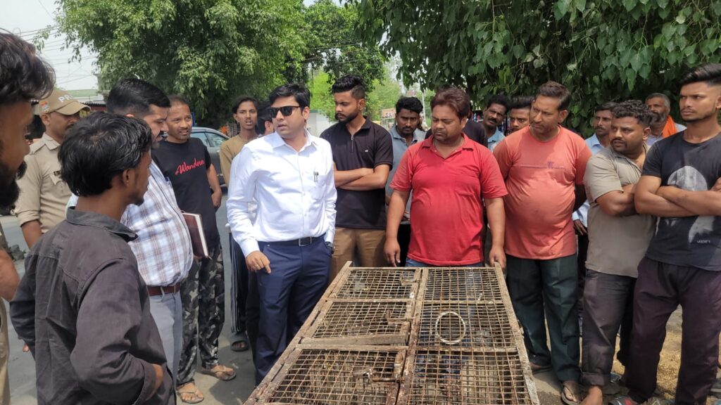 किच्छा में जिलाधिकारी के आदेश पर उपजिलाधिकारी ने हटाया अतिक्रमण