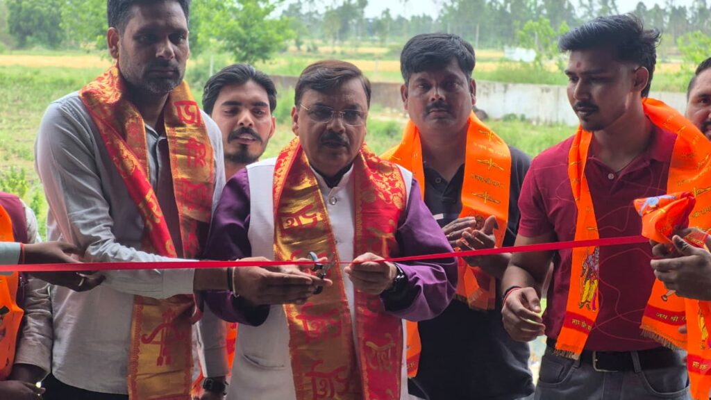 किच्छा/दोपहरिया: निशुल्क नेत्र शिविर में सैकड़ों ग्रामीणों ने उठाया लाभ