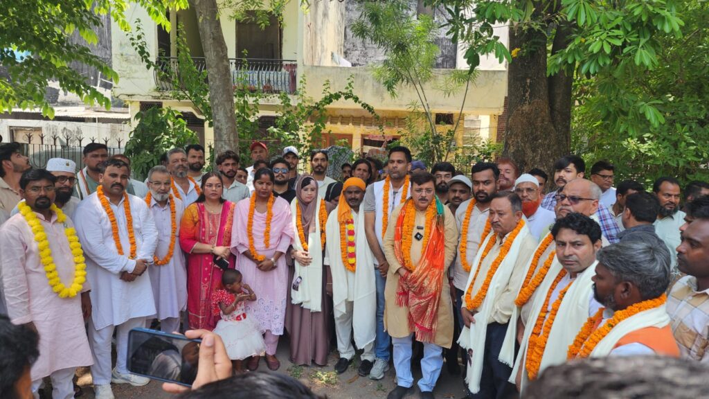 किच्छा के छह कार्यकर्ताओं को आयोगों और परिषदों में मिली जिम्मेदारी, राजेश शुक्ला ने किया सम्मानित