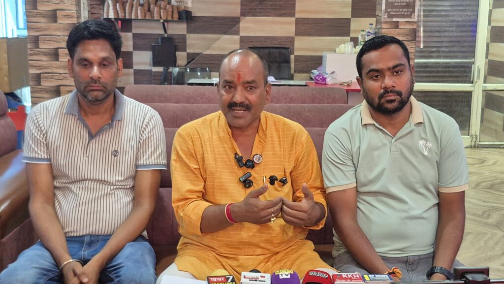 दो जगह दर्ज मतदाता नामों पर निर्वाचन आयोग करे सख्त कार्रवाई: राजेश तिवारी